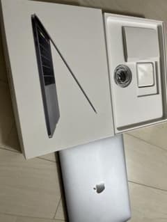 【最終値下げ】Apple MacBook Pro 2018 メモリ16GBのサムネイル