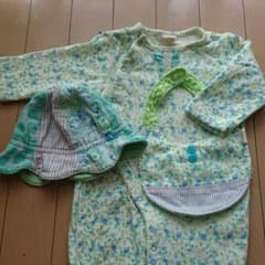 可愛いベビー服、帽子、スタイのサムネイル