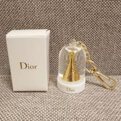 Dior ノベルティ スノードーム チャームのサムネイル