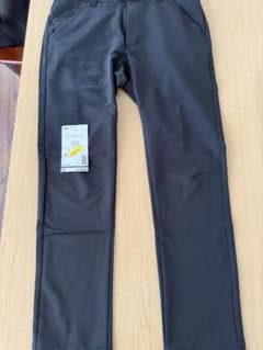 ゴルフパンツ 黒 ストレッチ素材のサムネイル