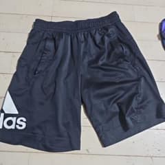 adidas ショートパンツのサムネイル