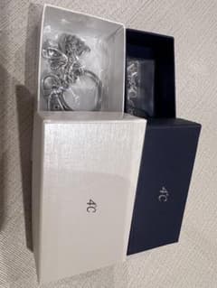 4°C シルバー チャーム付きキーホルダーとストラップ〔非売品〕のサムネイル