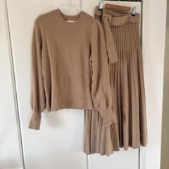 【杏奈さん専用】Mila Owen ベージュ スカートセットアップのサムネイル