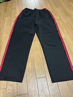 黒/赤 サイドストライプ トラックパンツのサムネイル