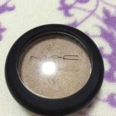 MAC アイシャドウのサムネイル