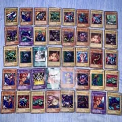 遊戯王OCG 初期・レトロカード 大量まとめ売り 40枚セットのサムネイル