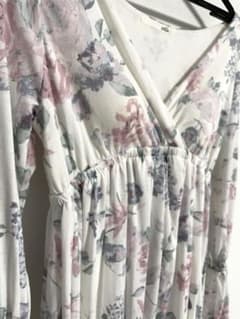 【美品】ジェラートピケ　ロング　ワンピース　カップ付き　長袖　花柄のサムネイル