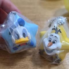 ディズニー 星型キーホルダー 2個セット ドナルド オラフのサムネイル