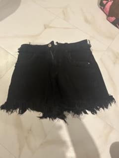 ブラック デニムショートパンツ Sサイズのサムネイル