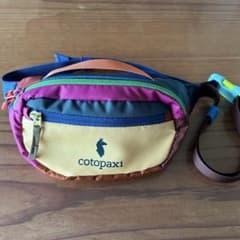 【入荷しました！】cotopaxi ボディバッグ・ウエストポーチ マルチカラー 美品】cotopaxi マルチカラー ウエストポーチ/ボディバッグ - メルカリ