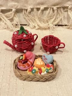 ハンドメイド　ミニチュア　イチゴセットのサムネイル