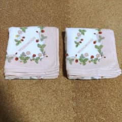 가격 인하 신품 미사용 WEDGWOOD 딸기 무늬 페이스 타올 2장 세트