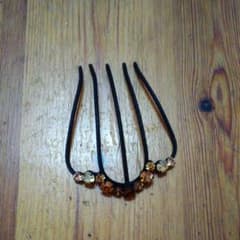 夜会巻き　ヘアアクセサリーのサムネイル