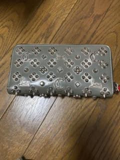 早い者勝ち　ルブタン長財布　処分品のサムネイル