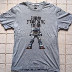 ユニクロ企業コラボＴシャツ 機動戦士ガンダムのサムネイル