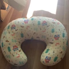 授乳クッション 西松屋のサムネイル