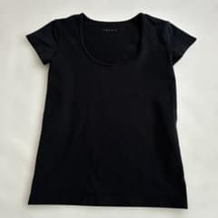 theory 黒シンプルTシャツのサムネイル