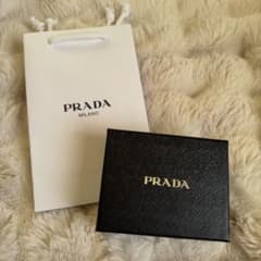 PRADA プラダ　ショッパー　ボックス　お財布のサムネイル