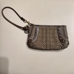 COACH コーチ シグネチャー リストレットポーチ スタッズ ブラウンY2Kのサムネイル