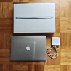 Apple MacBookPro 15.4インチ　シルバー　モデルA1398のサムネイル