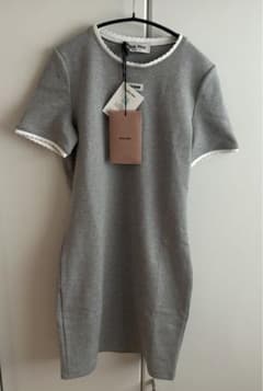 新品未使用タグ付き⭐︎MIU MIU グレー ミニワンピース 半袖 新品未使用タグ付き⭐︎MIU MIU グレー ミニワンピース 半袖 - メルカリ