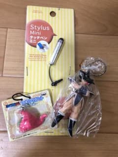 ドラゴンボールキーホルダー2個とスマホペンのサムネイル