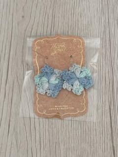 ハンドメイド クロシェ編み 雪の結晶モチーフ イヤリング 金属アレルギー対応のサムネイル