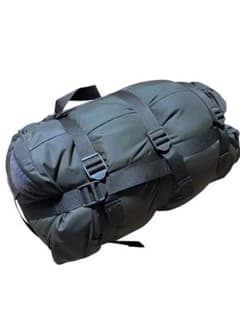 「美品」CARINTHIA DEFENCE 4 寝袋 Mサイズ　グリーンのサムネイル