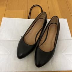 スエードパンプス 黒　24cmのサムネイル