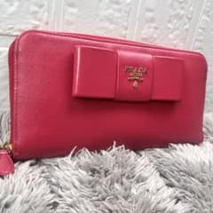 美品 PRADA フィオッコ サフィアーノ ラウンドファスナー ピンク 長 