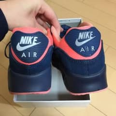 ナイキ スニーカーのサムネイル
