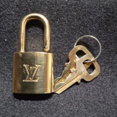 ルイ・ヴィトン パドロック(中古)ゴールド 305のサムネイル