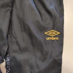 umbro 黒 ロゴ入り ロングパンツのサムネイル