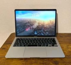 M1 MacBook Air シルバー メモリ8GB ストレージ256GBのサムネイル