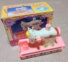 昭和レトロ玩具】ラブリーポニーミシン※乾電池式 - メルカリ