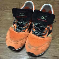 ミズノ ランニングシューズのサムネイル