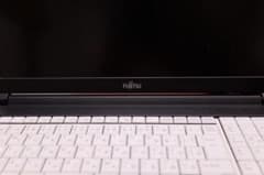 FUJITSU OSなしCore 15-8265U 8GB HDD 256GBのサムネイル