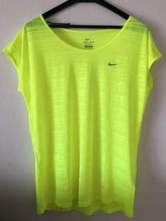 ☆ NIKE Tシャツ Lサイズ ☆のサムネイル
