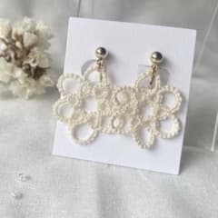 ハンドメイド＊タティングレース イヤリング ホワイトのサムネイル
