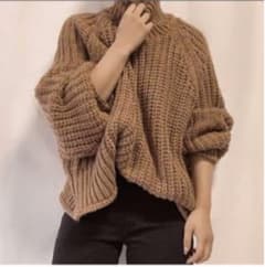H&M 今期　チャンキーニット　茶色のサムネイル