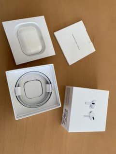 Apple AirPods  proのサムネイル