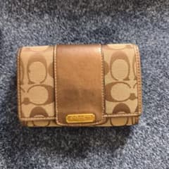 COACH シグネチャー 三つ折り財布のサムネイル