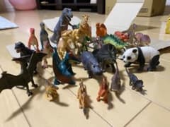 恐竜と動物フィギュアまとめ売りのサムネイル