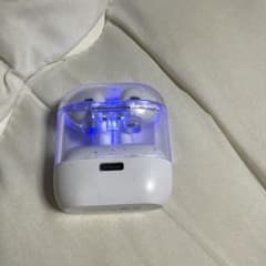 ワイヤレスイヤホン 充電ケース 本体のサムネイル