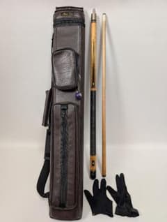 D130 Mezz Cues with case (Formosa), includes 2 pairs of gloves.