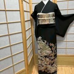 8185］黒留袖 麗光刺繍 檜扇人物松文 比翼 五つ紋 梶之葉 正絹 着物 袷 