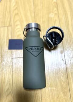 PRADA 水筒 オリーブグリーン 限定品 - メルカリ