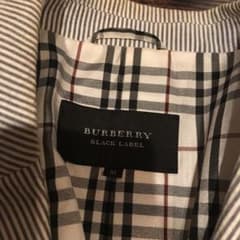 残り一日で削除します。【値下げ中】美品 Burberryジャケット Mのサムネイル