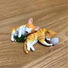 【新品ガシャポン】ダレ〜ッとしたコーギーと猫セットのサムネイル