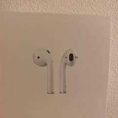 Apple AirPodsのサムネイル